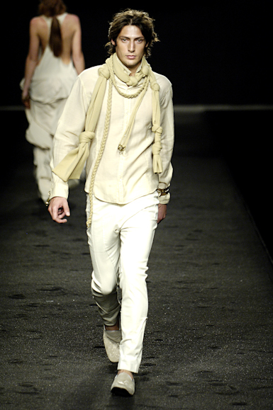 desfiles-osklen-saopauloinverno2006rtw-105