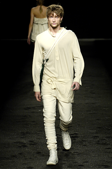 desfiles-osklen-saopauloinverno2006rtw-109