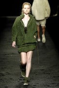 desfiles-osklen-saopauloinverno2006rtw-114