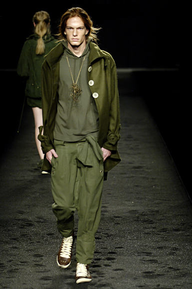 desfiles-osklen-saopauloinverno2006rtw-115