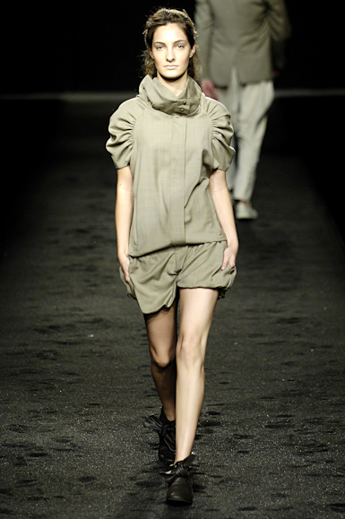desfiles-osklen-saopauloinverno2006rtw-118