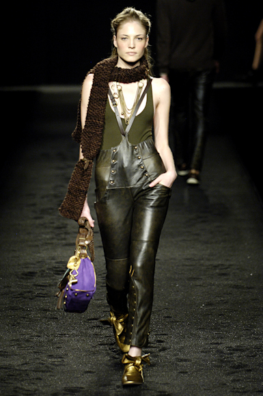 desfiles-osklen-saopauloinverno2006rtw-126