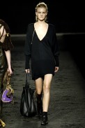 desfiles-osklen-saopauloinverno2006rtw-127