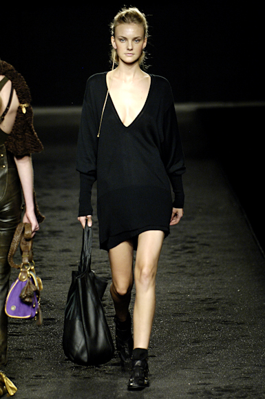 desfiles-osklen-saopauloinverno2006rtw-127