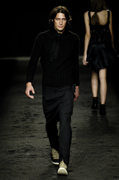 desfiles-osklen-saopauloinverno2006rtw-132