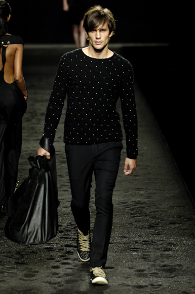 desfiles-osklen-saopauloinverno2006rtw-134