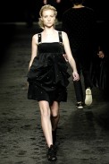 desfiles-osklen-saopauloinverno2006rtw-135