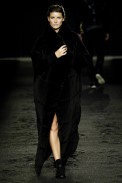 desfiles-osklen-saopauloinverno2006rtw-137