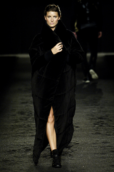 desfiles-osklen-saopauloinverno2006rtw-137