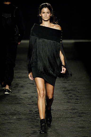 desfiles-osklen-saopauloinverno2006rtw-144
