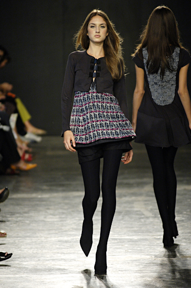 desfiles-raiadegoeye-saopauloinverno2006rtw-109