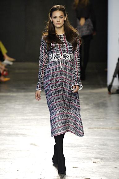 desfiles-raiadegoeye-saopauloinverno2006rtw-110