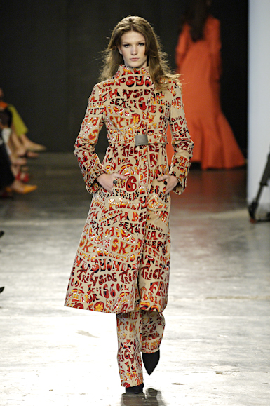 desfiles-raiadegoeye-saopauloinverno2006rtw-117