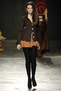 desfiles-raiadegoeye-saopauloinverno2006rtw-121