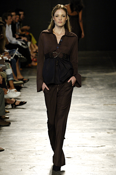 desfiles-raiadegoeye-saopauloinverno2006rtw-123