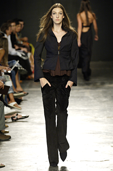 desfiles-raiadegoeye-saopauloinverno2006rtw-125