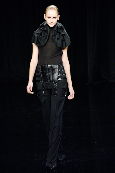 desfiles-reinaldolourenco-saopauloinverno2006rtw-122