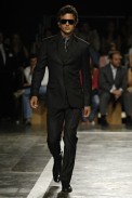 desfiles-ricardoalmeida-saopauloinverno2006rtw-100