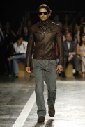 desfiles-ricardoalmeida-saopauloinverno2006rtw-103