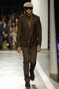 desfiles-ricardoalmeida-saopauloinverno2006rtw-107