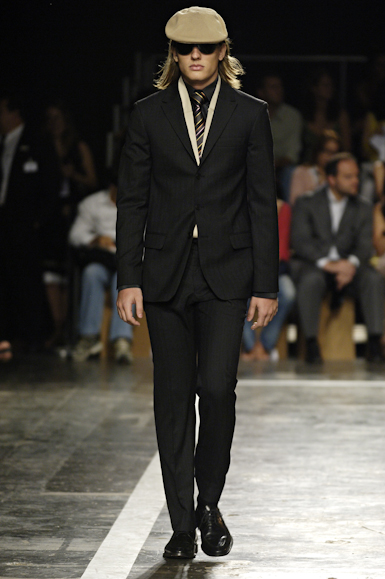 desfiles-ricardoalmeida-saopauloinverno2006rtw-108