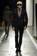 desfiles-ricardoalmeida-saopauloinverno2006rtw-112