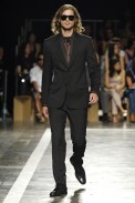 desfiles-ricardoalmeida-saopauloinverno2006rtw-115