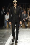 desfiles-ricardoalmeida-saopauloinverno2006rtw-125