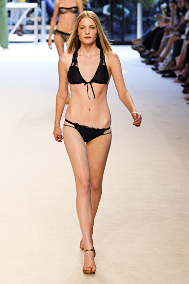 desfiles-rosacha-saopauloinverno2006rtw-135