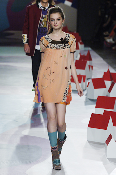 desfiles-triton-saopauloinverno2006rtw-105
