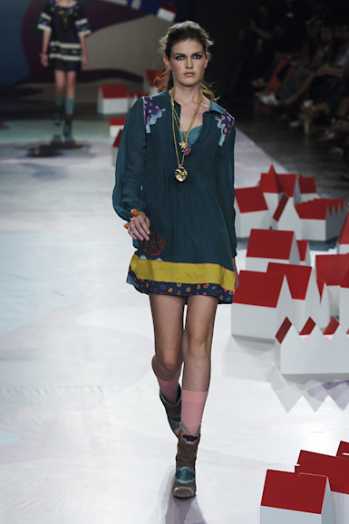 desfiles-triton-saopauloinverno2006rtw-126