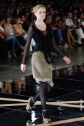 desfiles-iodice-saopauloinverno2006rtw-103