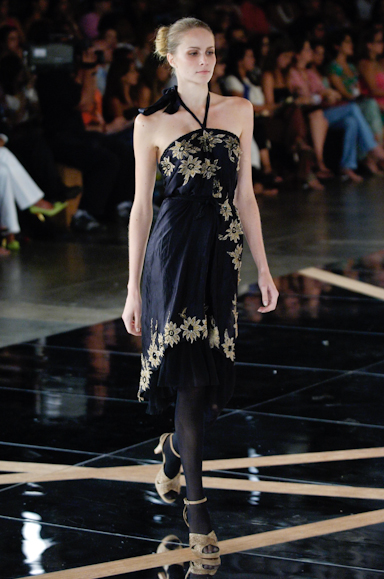 desfiles-iodice-saopauloinverno2006rtw-105