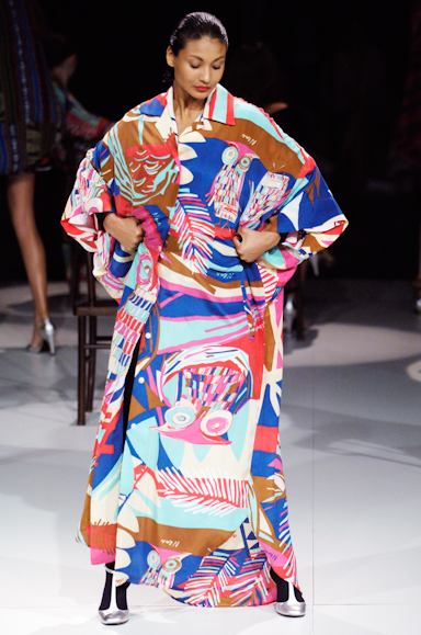 desfiles-neon-saopauloinverno2006rtw-104
