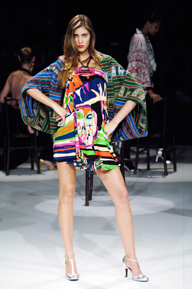 desfiles-neon-saopauloinverno2006rtw-122