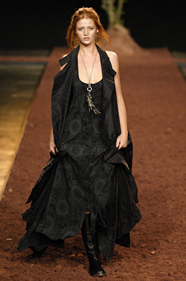desfiles-uma-saopauloinverno2006rtw-100