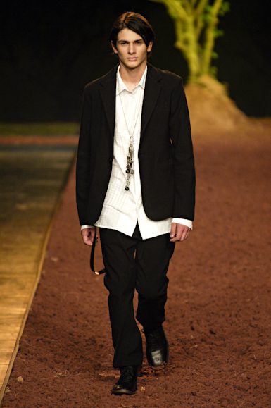 desfiles-uma-saopauloinverno2006rtw-105