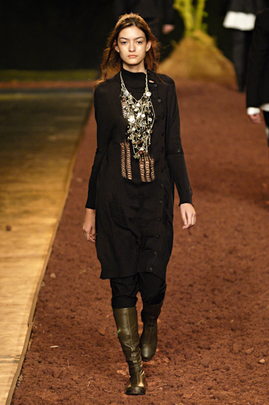 desfiles-uma-saopauloinverno2006rtw-106