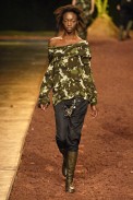 desfiles-uma-saopauloinverno2006rtw-108