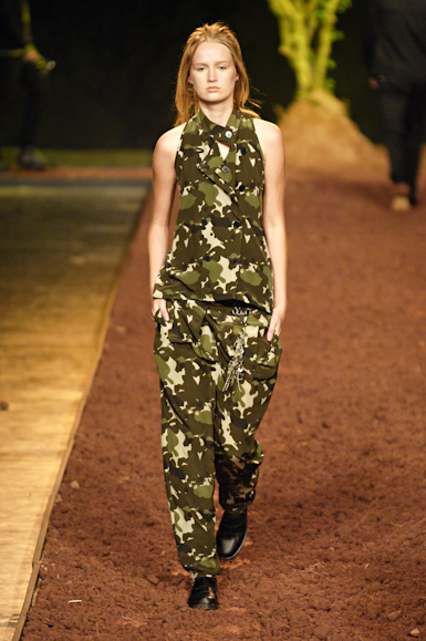 desfiles-uma-saopauloinverno2006rtw-109