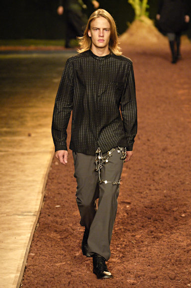 desfiles-uma-saopauloinverno2006rtw-119
