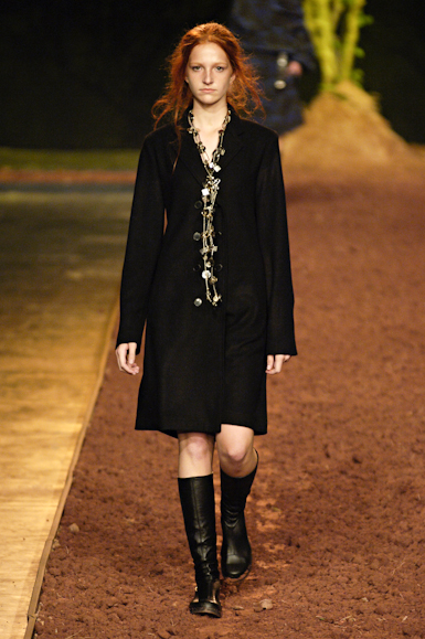 desfiles-uma-saopauloinverno2006rtw-125