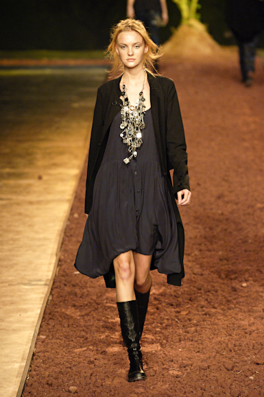 desfiles-uma-saopauloinverno2006rtw-129