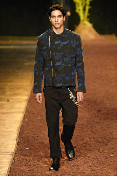 desfiles-uma-saopauloinverno2006rtw-131