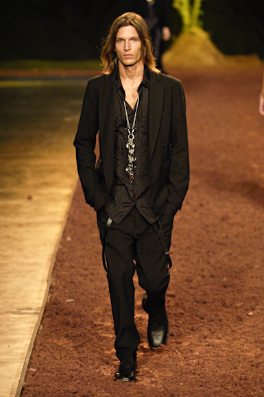 desfiles-uma-saopauloinverno2006rtw-137