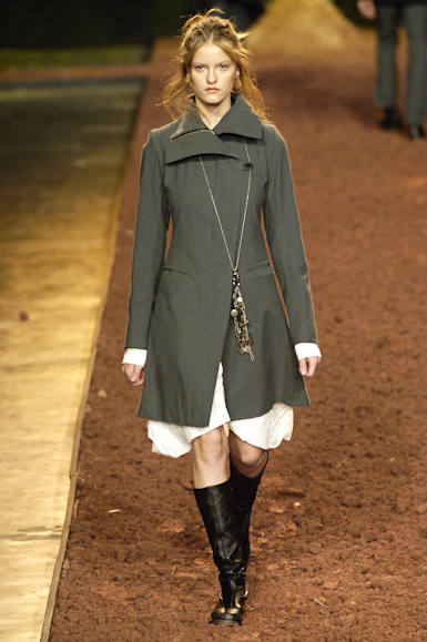 desfiles-uma-saopauloinverno2006rtw-140