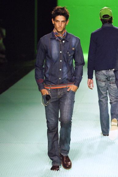 desfiles-vrom-saopauloinverno2006rtw-139