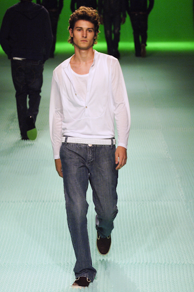 desfiles-vrom-saopauloinverno2006rtw-141