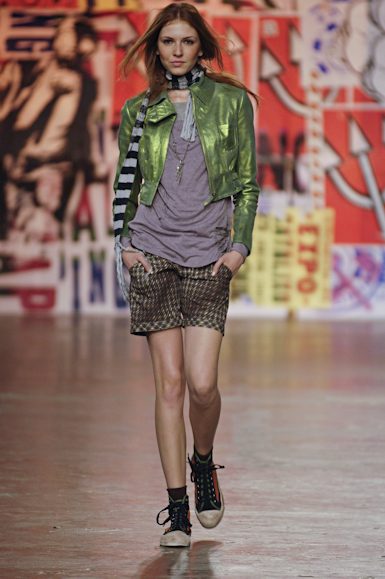 desfiles-zapping-saopauloinverno2006rtw-106