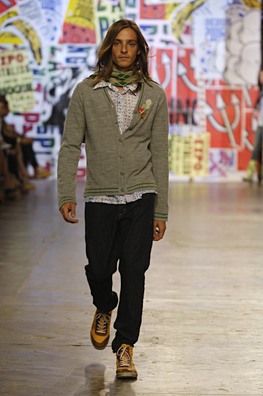 desfiles-zapping-saopauloinverno2006rtw-113